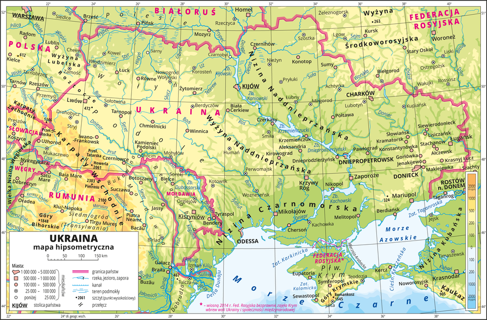 Ilustracja przedstawia mapę hipsometryczną Ukrainy. W obrębie lądów występują obszary w kolorze zielonym, żółtym i pomarańczowym. Na północy przeważają obszary w kolorze zielonym przechodzące ku południowemu-zachodowi w kolor żółty i pomarańczowy. W dolnej części mapy Morze Czarne i Morze Azowskie zaznaczone kolorem niebieskim. Na mapie opisano nazwy półwyspów, wysp, nizin, wyżyn i pasm górskich, mórz, zatok, cieśnin, rzek i jezior. Oznaczono i opisano główne miasta. Oznaczono czarnymi kropkami i opisano szczyty górskie. Różową wstążką oznaczono granice państw. Kolorem czerwonym opisano państwa sąsiadujące z Ukrainą. Mapa pokryta jest równoleżnikami i południkami. Dookoła mapy w białej ramce opisano współrzędne geograficzne co dwa stopnie. W legendzie umieszczono i opisano znaki użyte na mapie.