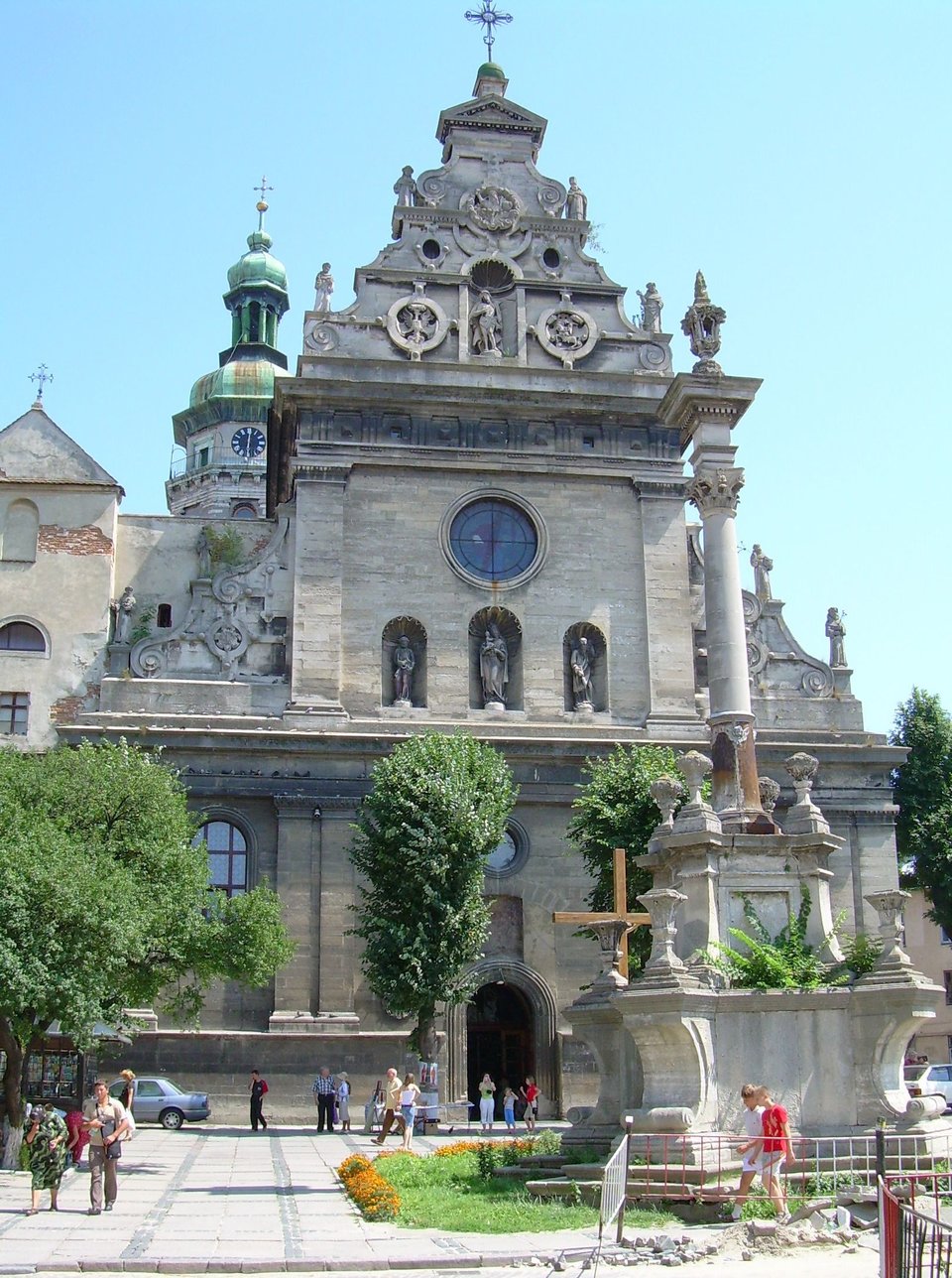 Lwów - kościół bernardynów, widok z zewnątrz Lwów - kościół bernardynów, widok z zewnątrz Źródło: Janmad, Wikimedia Commons, licencja: CC BY 3.0.