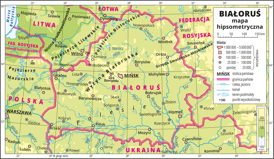 Ilustracja przedstawia mapę hipsometryczną Białorusi. W obrębie lądów występują obszary w kolorze zielonym i żółtym. W lewym górnym rogu mapy fragment Morza Bałtyckiego zaznaczono kolorem niebieskim i opisano. Na mapie opisano nazwy nizin i wyżyn, rzek i jezior. Oznaczono i opisano główne miasta. Oznaczono czarnymi kropkami i opisano punkty wysokościowe. Różową wstążką przedstawiono granice państw. Kolorem czerwonym opisano państwa sąsiadujące z Białorusią. Mapa pokryta jest równoleżnikami i południkami. Dookoła mapy w białej ramce opisano współrzędne geograficzne co dwa stopnie. W legendzie umieszczono i opisano znaki użyte na mapie.