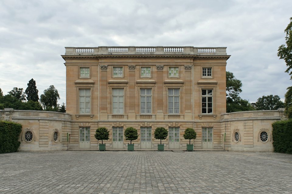 Petit Trianon Petit Trianon Źródło: Coyau, Wikimedia Commons, licencja: CC BY-SA 3.0.