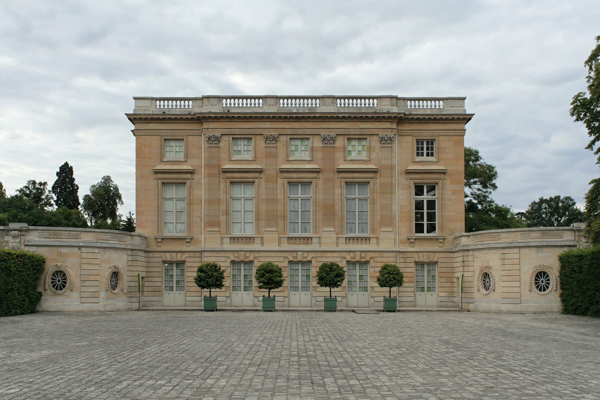 Petit Trianon Petit Trianon Źródło: Coyau, Wikimedia Commons, licencja: CC BY-SA 3.0.
