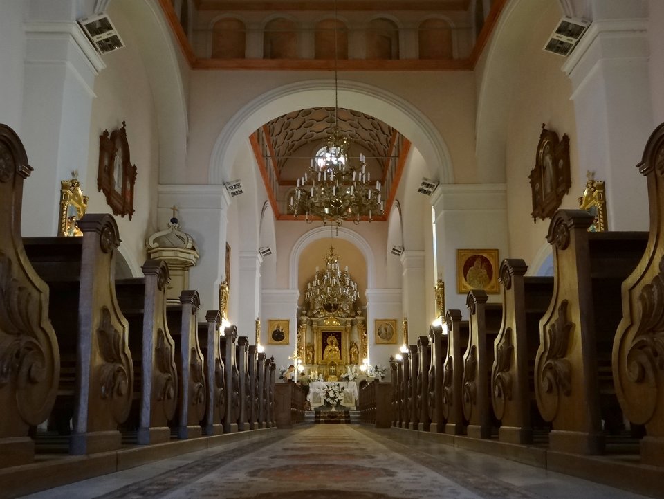 Kościół parafialny w Broku – wnętrze Kościół parafialny w Broku – wnętrze Źródło: Katarinka1711, Wikimedia Commons, licencja: CC BY-SA 3.0.