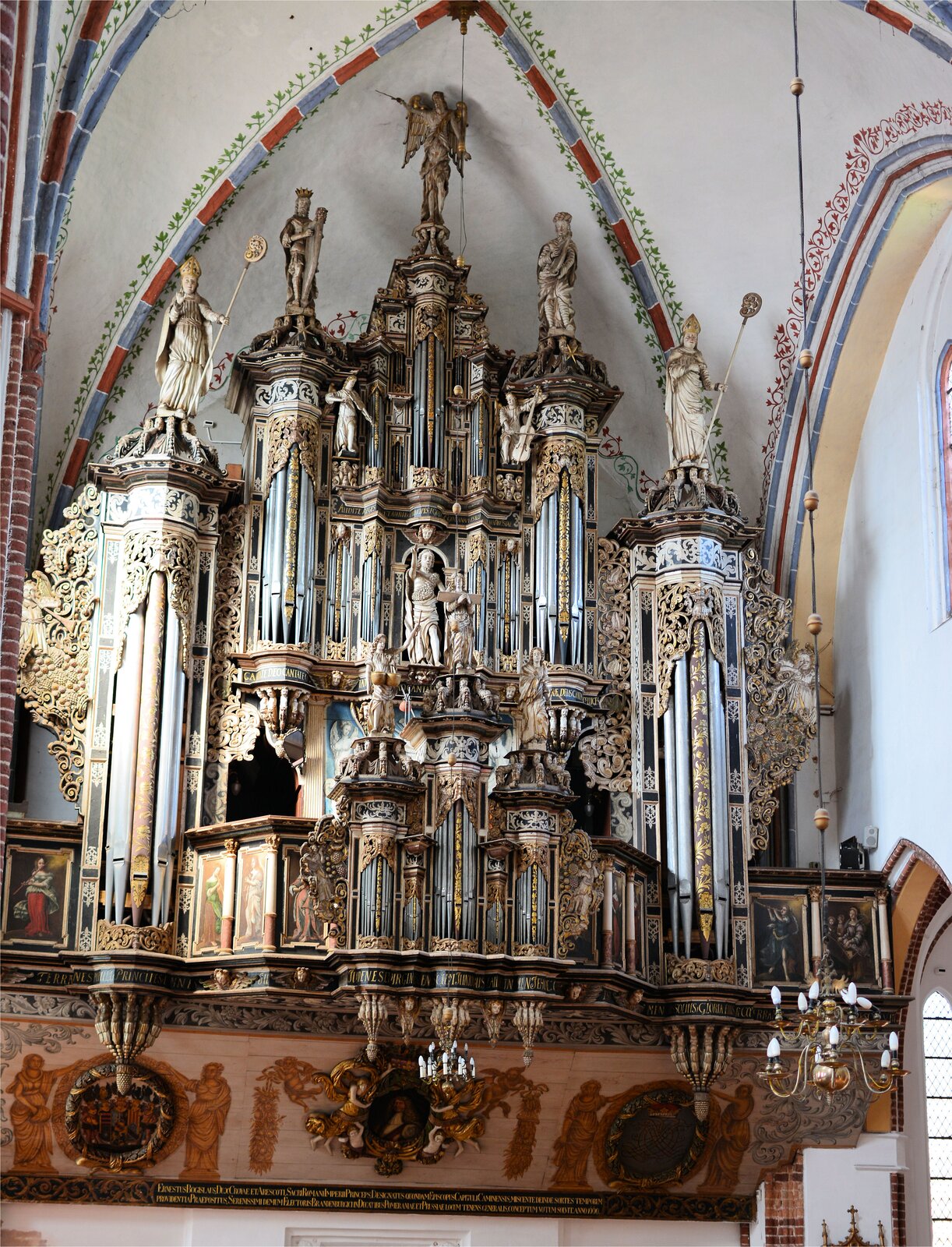 Kapitel (fot.), Prospekt organów w Kamieniu Pomorskim, 2013